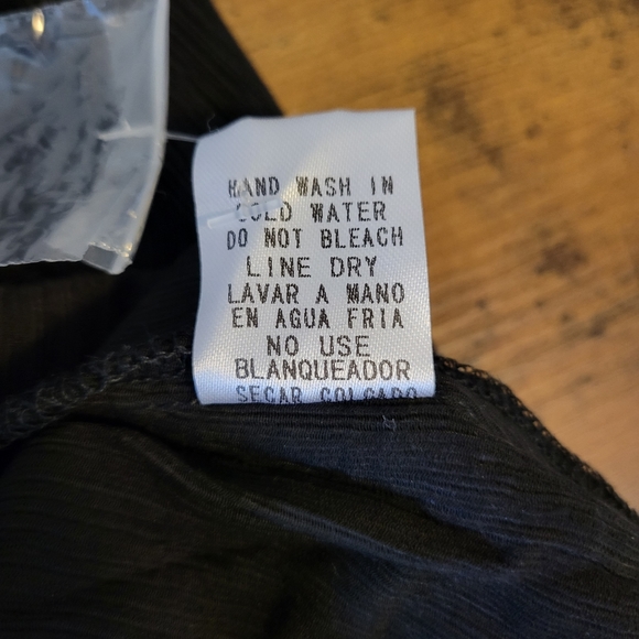 NWOT Shop The Trends Floral Top - Picture 7 of 9